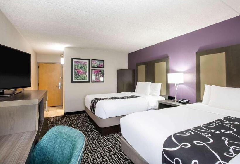 اتاق لوکس, La Quinta Inn By Wyndham Davenport & Conference Center