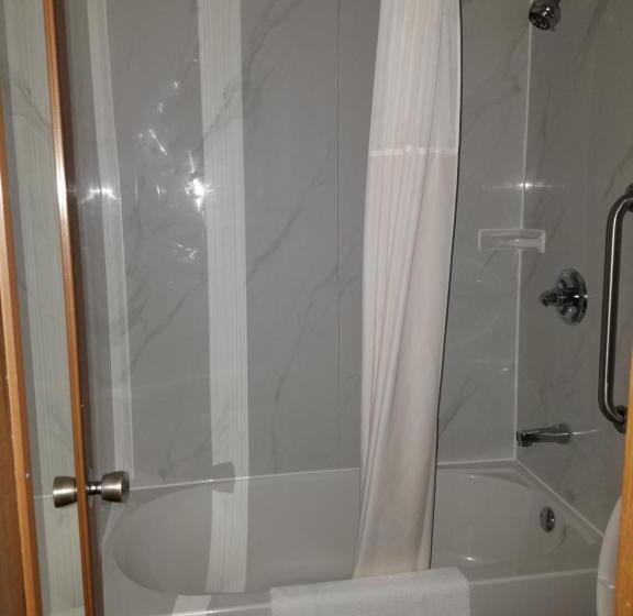 스탠다드 룸 1층, Quality Inn New River Gorge
