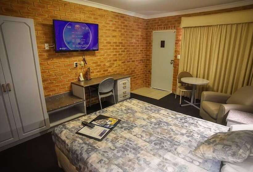 Номер Стандарт, The Crossing Motel