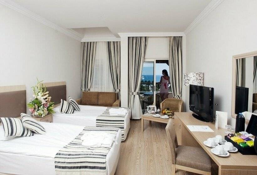 Номер Стандарт Боковой Вид на Море, Crystal Tat Beach Golf Resort & Spa - Ultimate All Inclusive