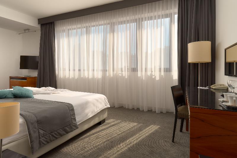 اتاق سوپریور, Atrium