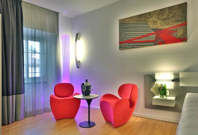 سوییت جونیور, Urban Hotel Design