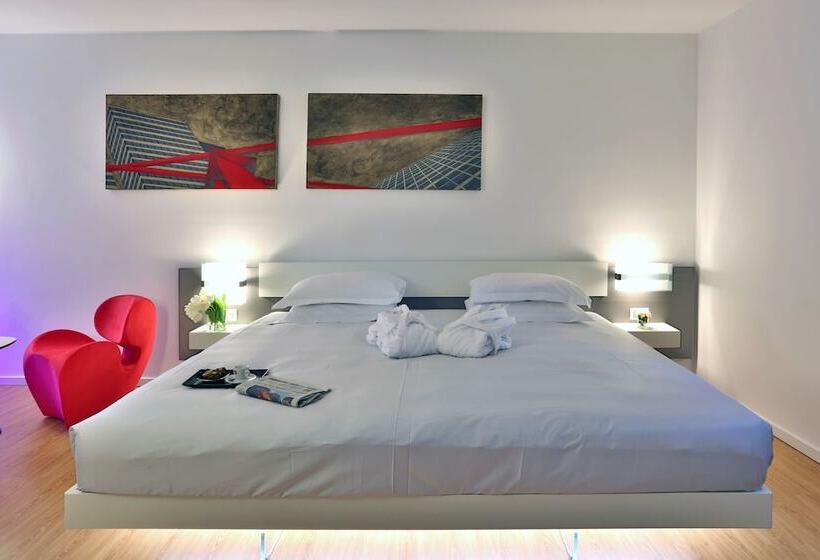 سوییت جونیور, Urban Hotel Design