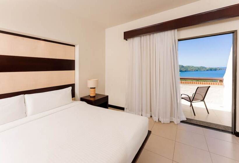 اتاق لوکس با تخت بزرگ, Villas Sol Beach Resort