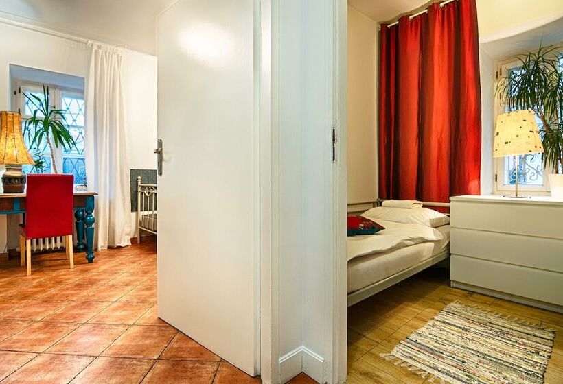 Апартаменты Basic 1 Спальня, Old Town Kanonia Hostel & Apartments