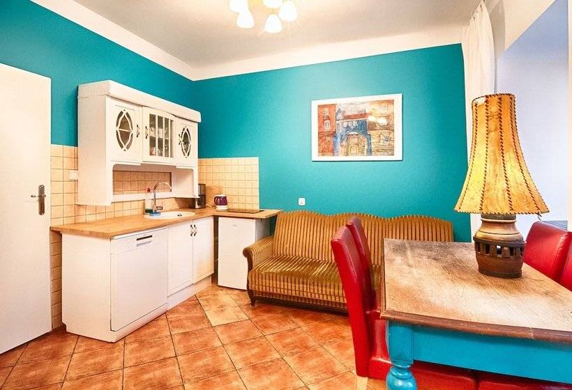Апартаменты Basic 1 Спальня, Old Town Kanonia Hostel & Apartments