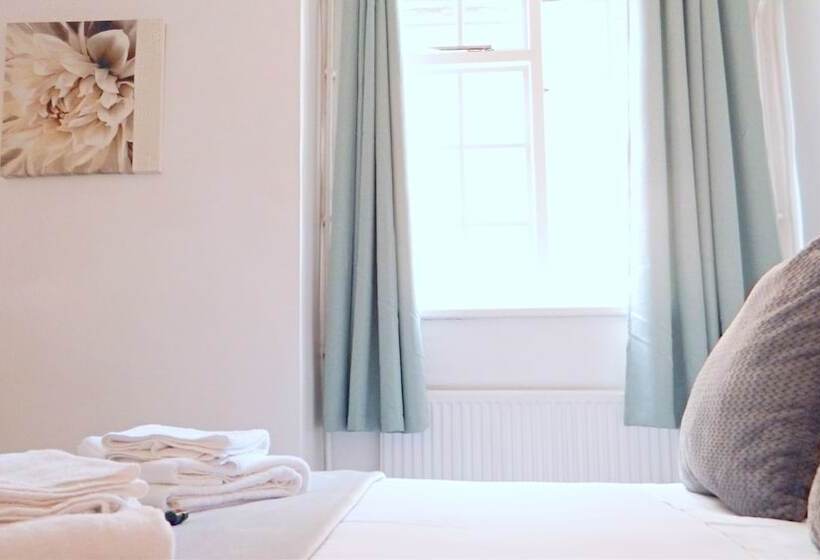 Номер Стандарт, Kings Head Inn, Warwick