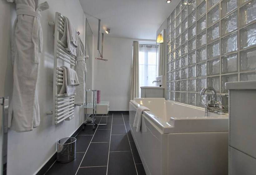 اتاق استاندارد, Kube Hotel Paris