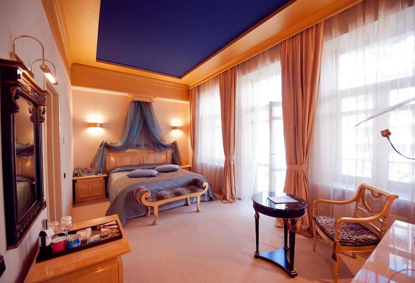 سوییت, Opera Hotel   The Leading Hotels Of The World