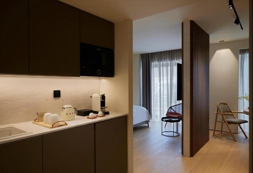 سوئیت با چشم‌انداز, Dusit Suites Athens