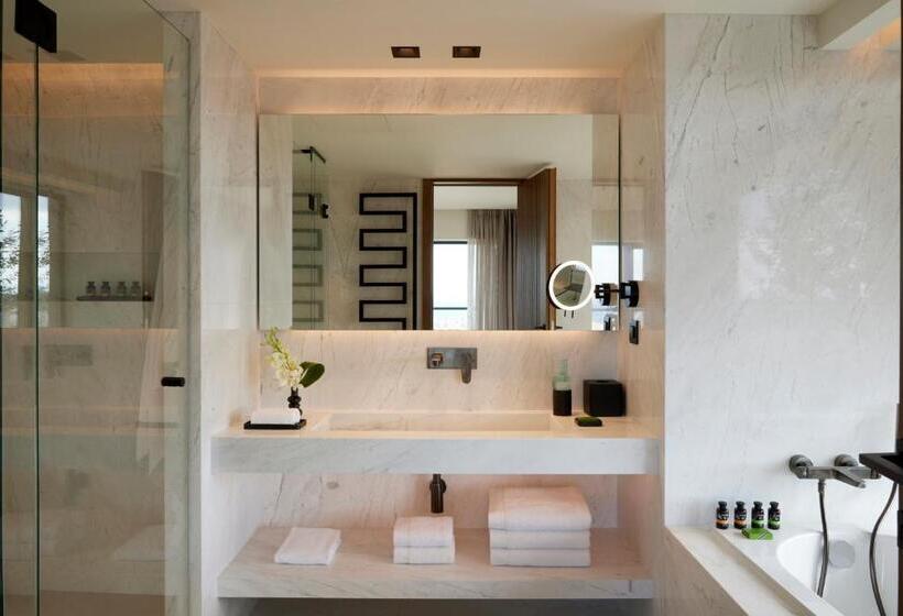 سوییت با چشم‌انداز جانبی دریا, Dusit Suites Athens