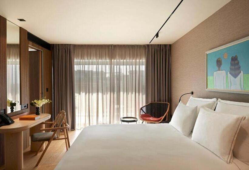 سوییت با چشم‌انداز جانبی دریا, Dusit Suites Athens