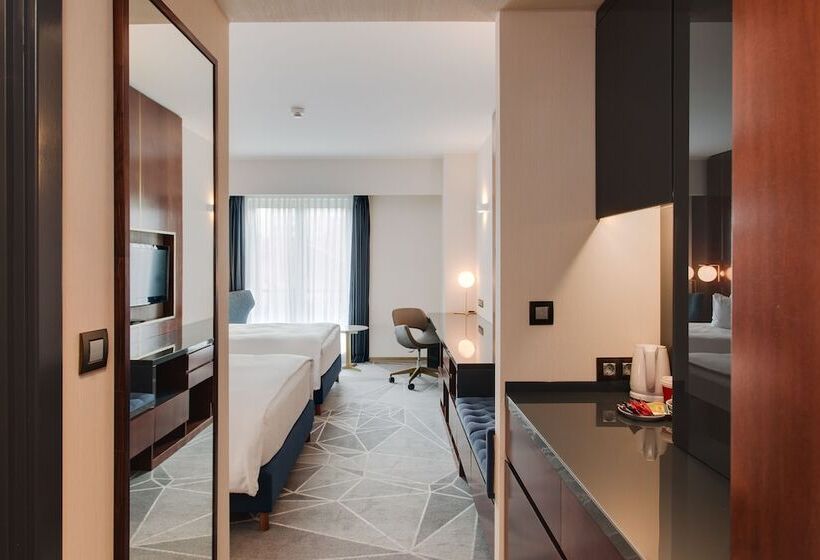 스탠다드 룸 더블 침대 2개, Doubletree By Hilton Cluj – City Plaza