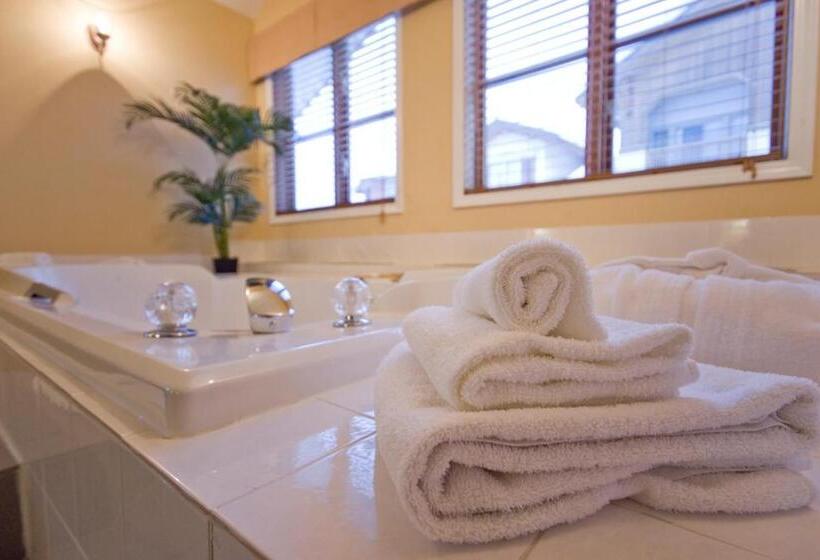带大床的套房, Sun Peaks Lodge