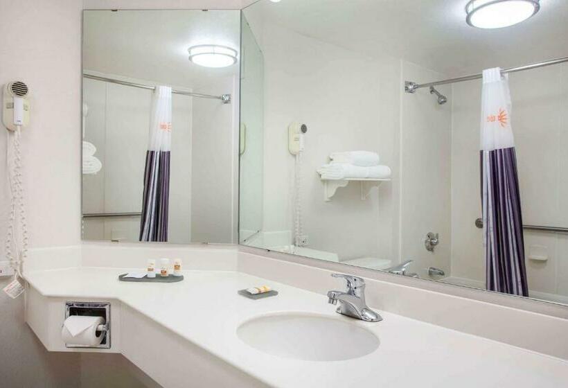 اتاق استاندارد با 2 تخت دوبل, La Quinta By Wyndham Charlotte Airport South