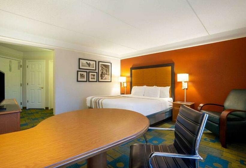 اتاق لوکس با تخت بزرگ, La Quinta By Wyndham Charlotte Airport South
