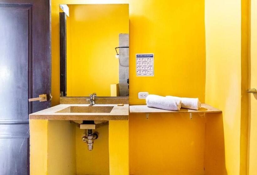 Llit en Habitació Compartida, Gagaka Rua Hostel