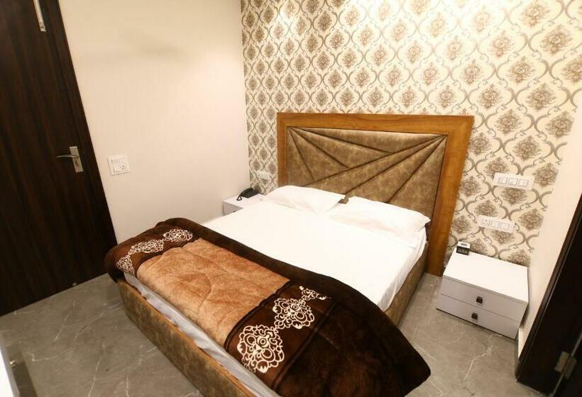 اتاق لوکس, Ovel