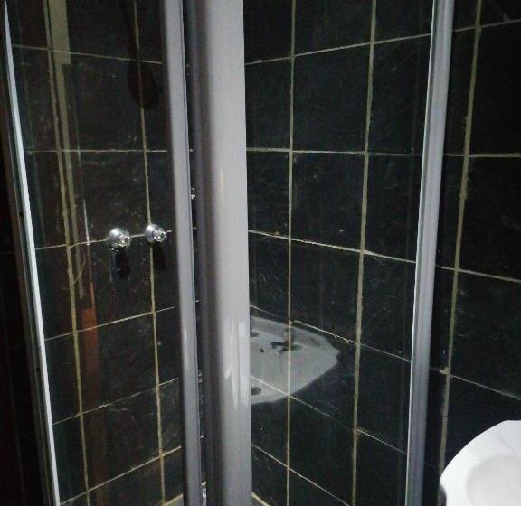 חדר אקונומי, 180 On Anderson Guest House