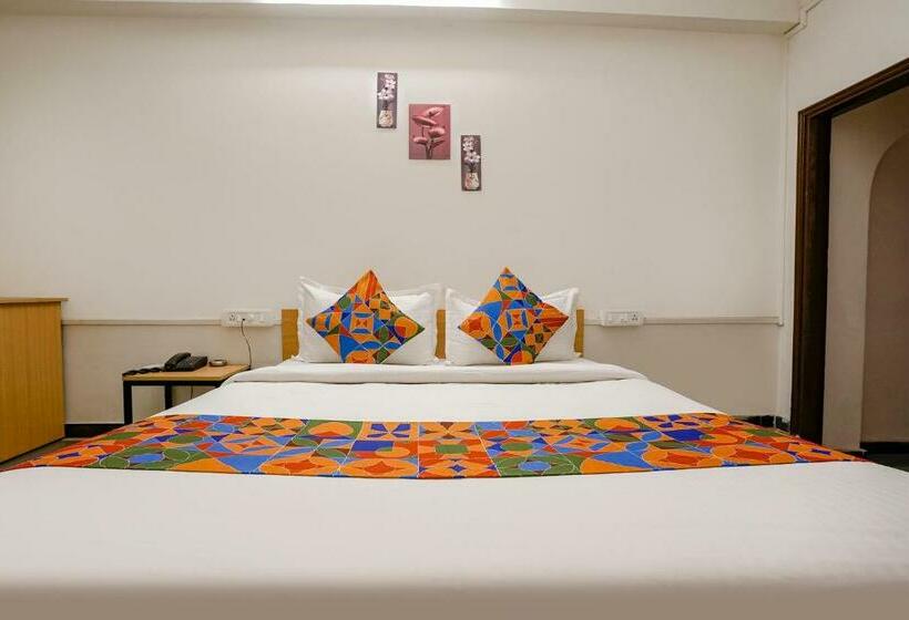 Номер Deluxe, Fabhotel Saubhagya Inn