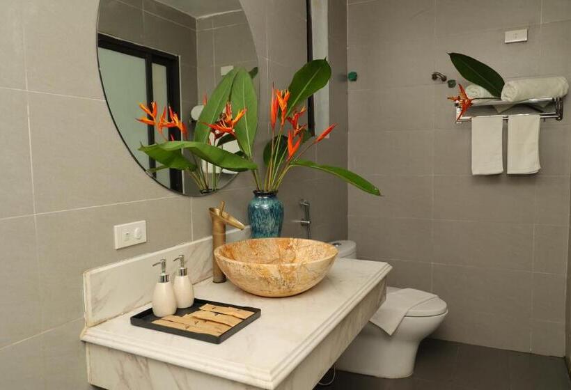 سوئیت جونیور با چشم‌انداز کوهستان, Lalita Tam Coc Resort & Spa