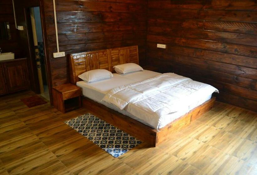 标准间带游泳池, Radhika Eco Resort