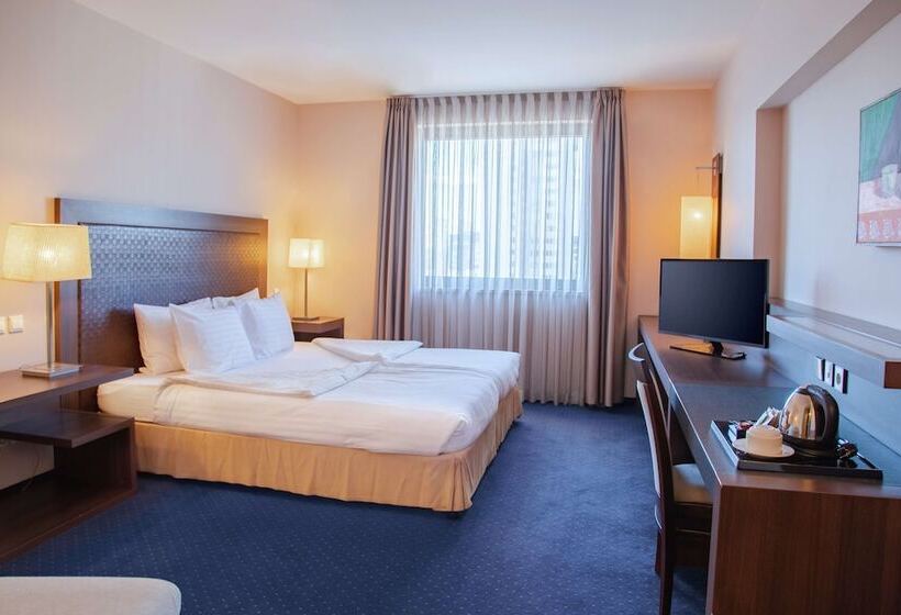 Номер Стандарт, Metropolitan Hotel Sofia, A Member Of Radisson Individuals