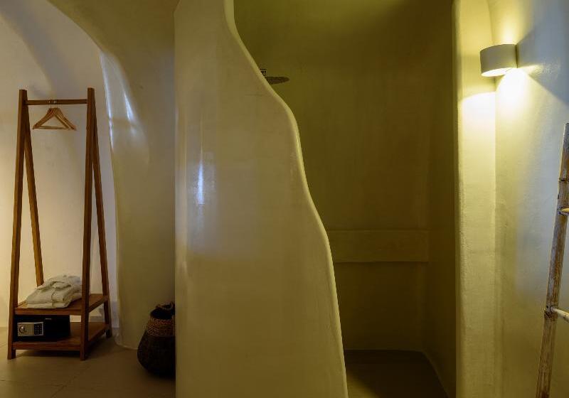 سوییت سوپریور, Nefeles Luxury Suites