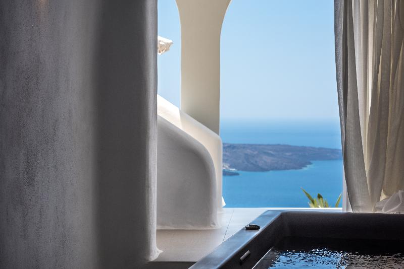 سوییت سوپریور, Nefeles Luxury Suites