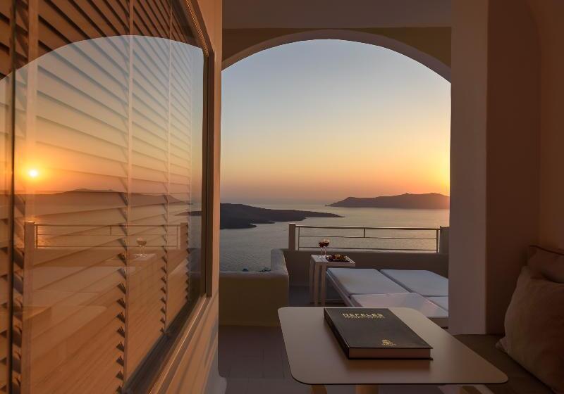سوئیت با چشم‌انداز, Nefeles Luxury Suites