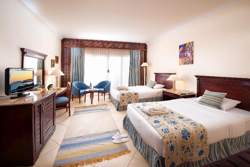 اتاق سوپریور با چشم‌انداز باغ, Amwaj Oyoun Resort & Casino