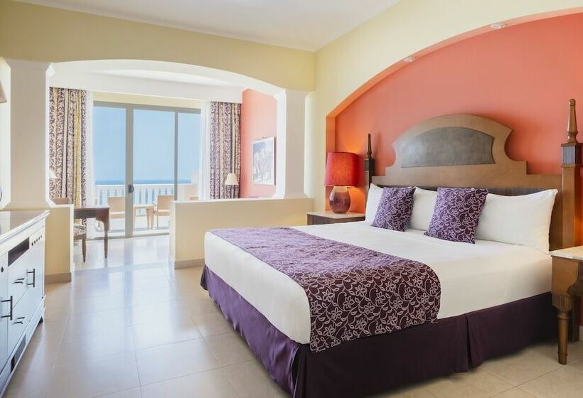سوییت جونیور با چشم‌انداز دریا, Iberostar Selection Rose Hall Suites