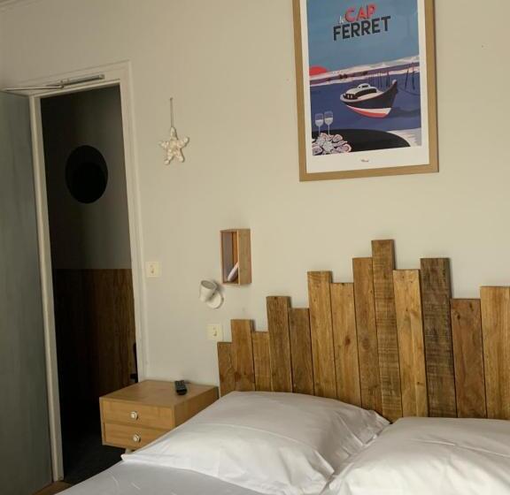 Номер Стандарт, Hôtel La Petite Auberge