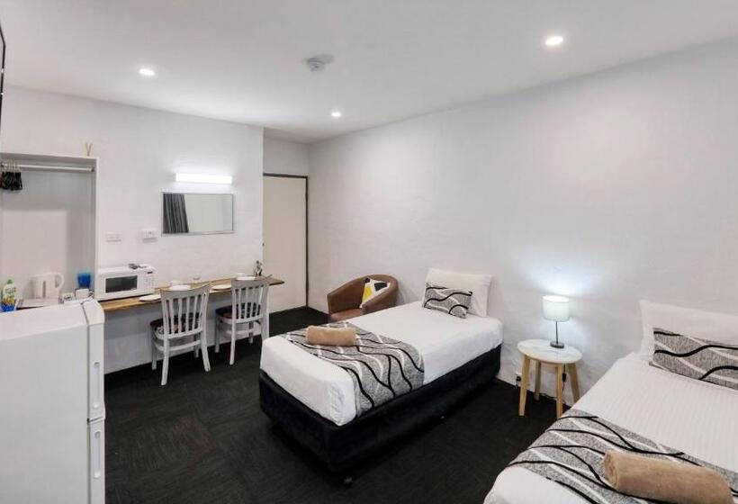 패밀리 룸, Parkes Federation Motel