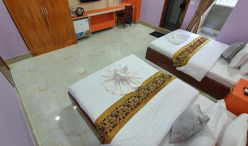 اتاق استاندارد با بالکن, Pheng Chenda