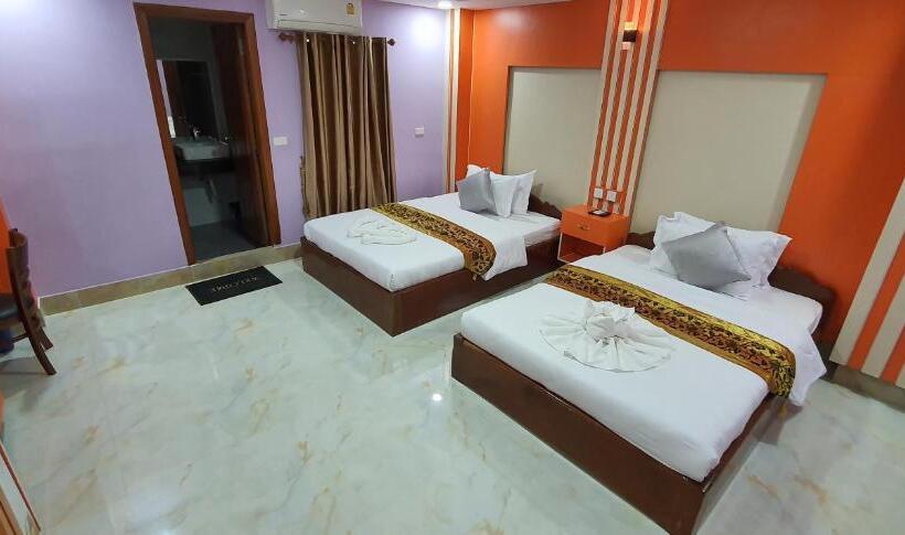 اتاق استاندارد با بالکن, Pheng Chenda