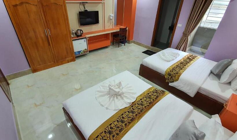 اتاق استاندارد با بالکن, Pheng Chenda