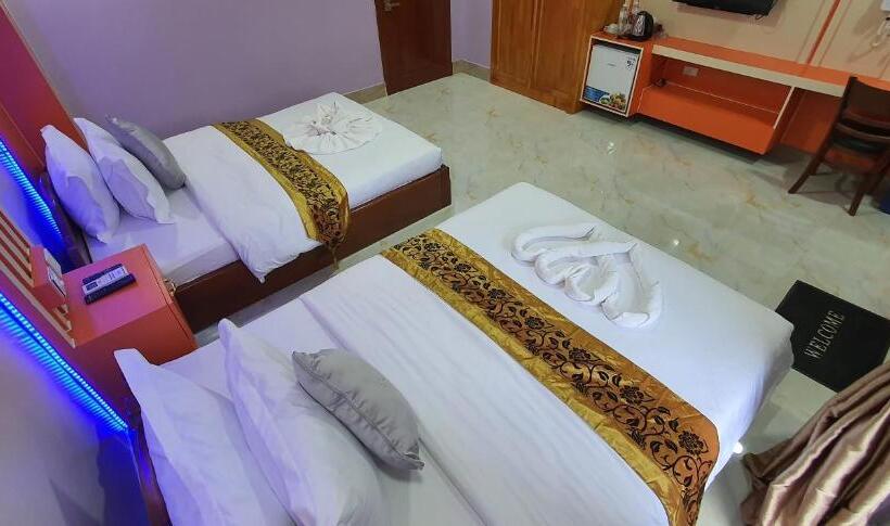 اتاق استاندارد با بالکن, Pheng Chenda