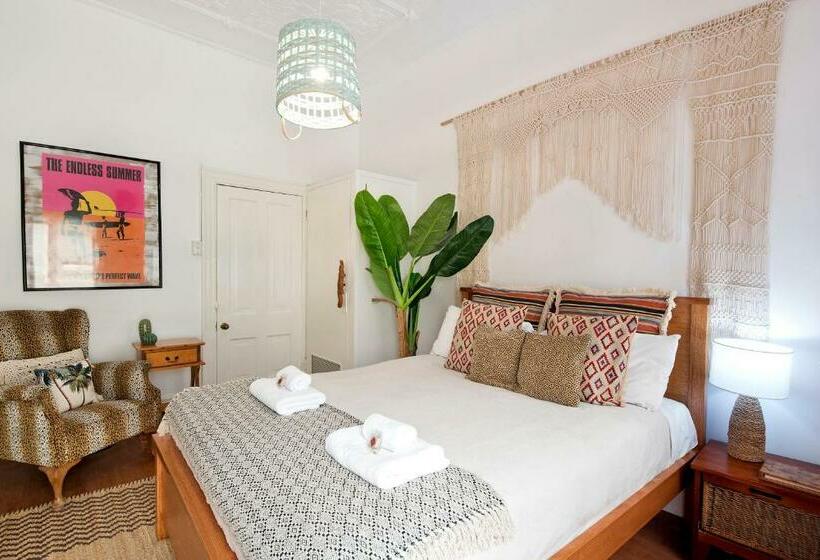 Студия Стандарт, Manly Waves Studios & Apartments