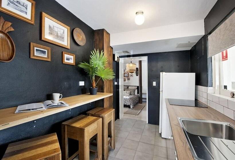 Студия Стандарт, Manly Waves Studios & Apartments