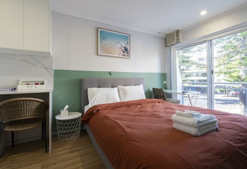 Студия Стандарт, Manly Waves Studios & Apartments