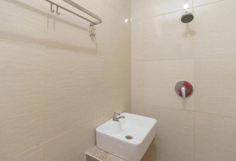 디럭스 룸, Reddoorz Plus Near Eka Hospital Bsd 5