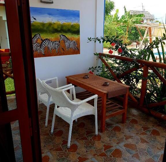 اتاق لوکس, Mimi Na Wewe Villa