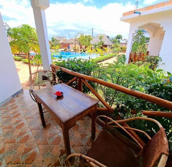 اتاق لوکس, Mimi Na Wewe Villa