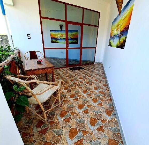 اتاق لوکس, Mimi Na Wewe Villa