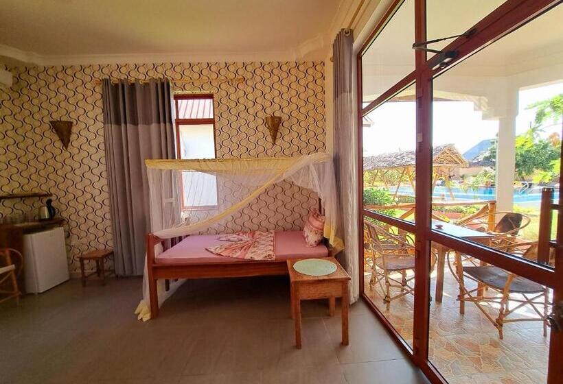 اتاق راحتی سه تخته, Mimi Na Wewe Villa