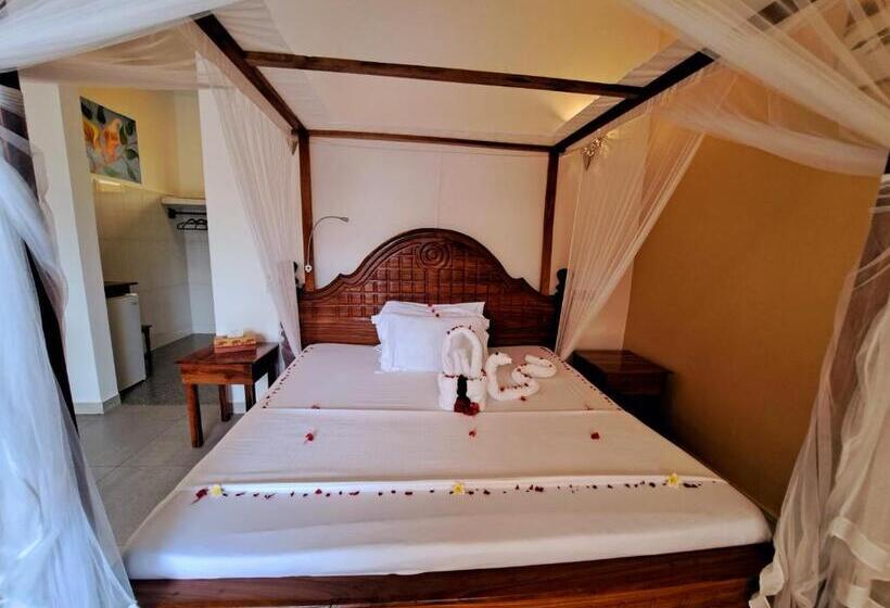 اتاق لوکس, Mimi Na Wewe Villa