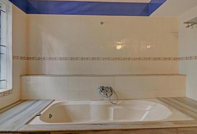 اتاق لوکس, Itsy Hotels Vailankanni Natures Inn