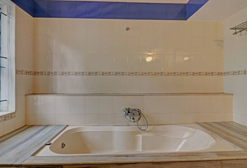 اتاق لوکس, Itsy Hotels Vailankanni Natures Inn