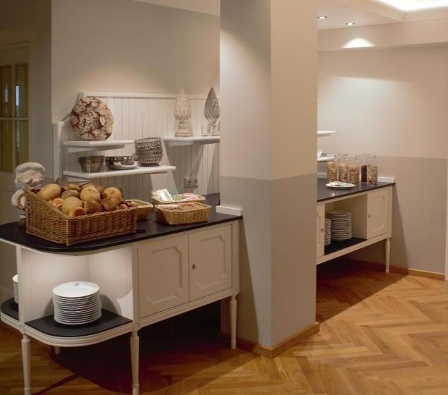 Семейный Номер, Gästehaus Plönlein   Hotel Goldener Hirsch Rothenburg